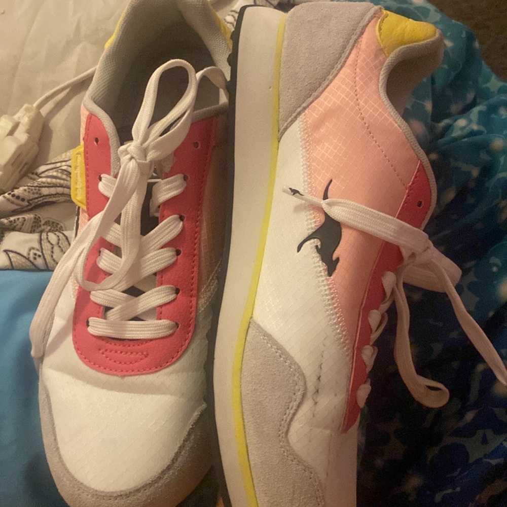 Never been worn - Picture 3 of 9